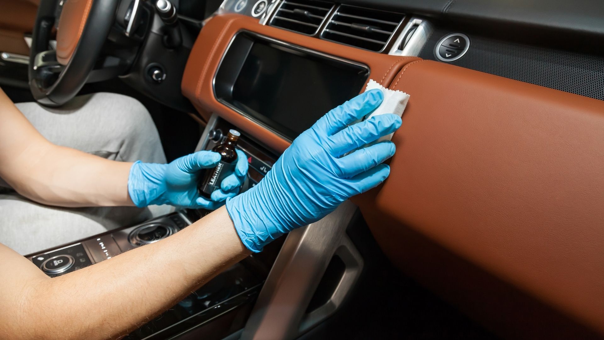Auto detailing service photo 4